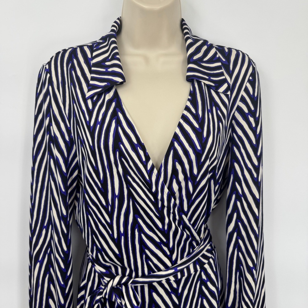 Diane von Furstenberg Julie Silk Wrap Dress Black Blue White Zebra Print Size 12 - Picture 4 of 16
